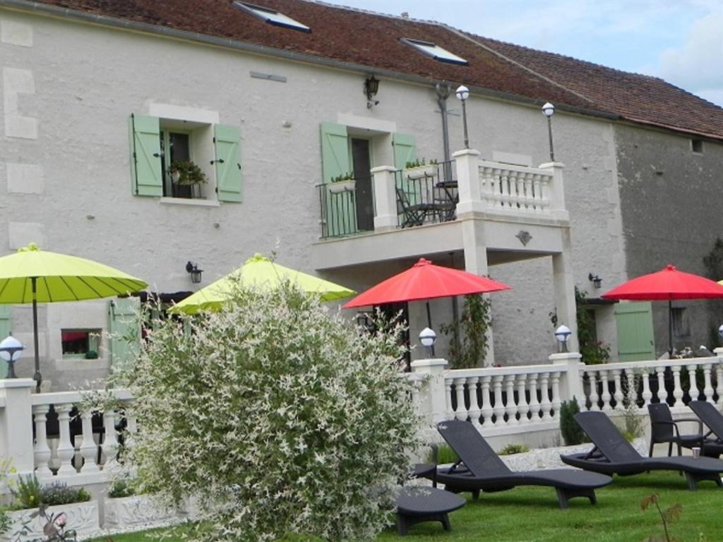 เลอ เปอตี โดแมน เดอ บัว อาฟริล Hotel Etais-la-Sauvin ภายนอก รูปภาพ