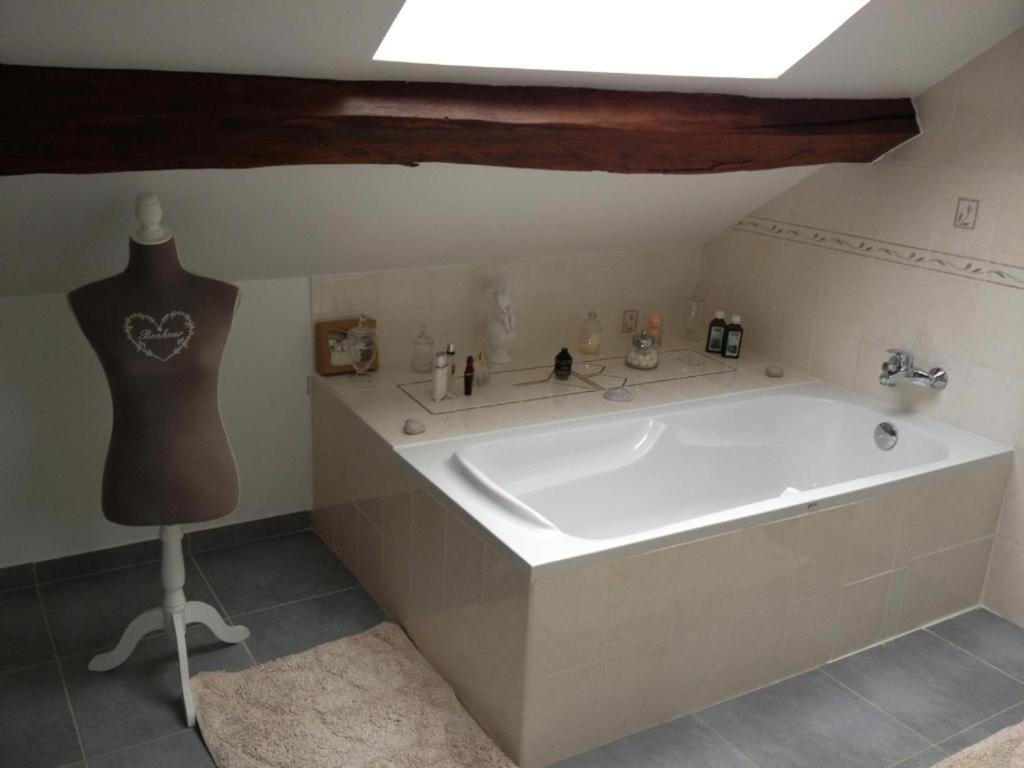 เลอ เปอตี โดแมน เดอ บัว อาฟริล Hotel Etais-la-Sauvin ห้อง รูปภาพ
