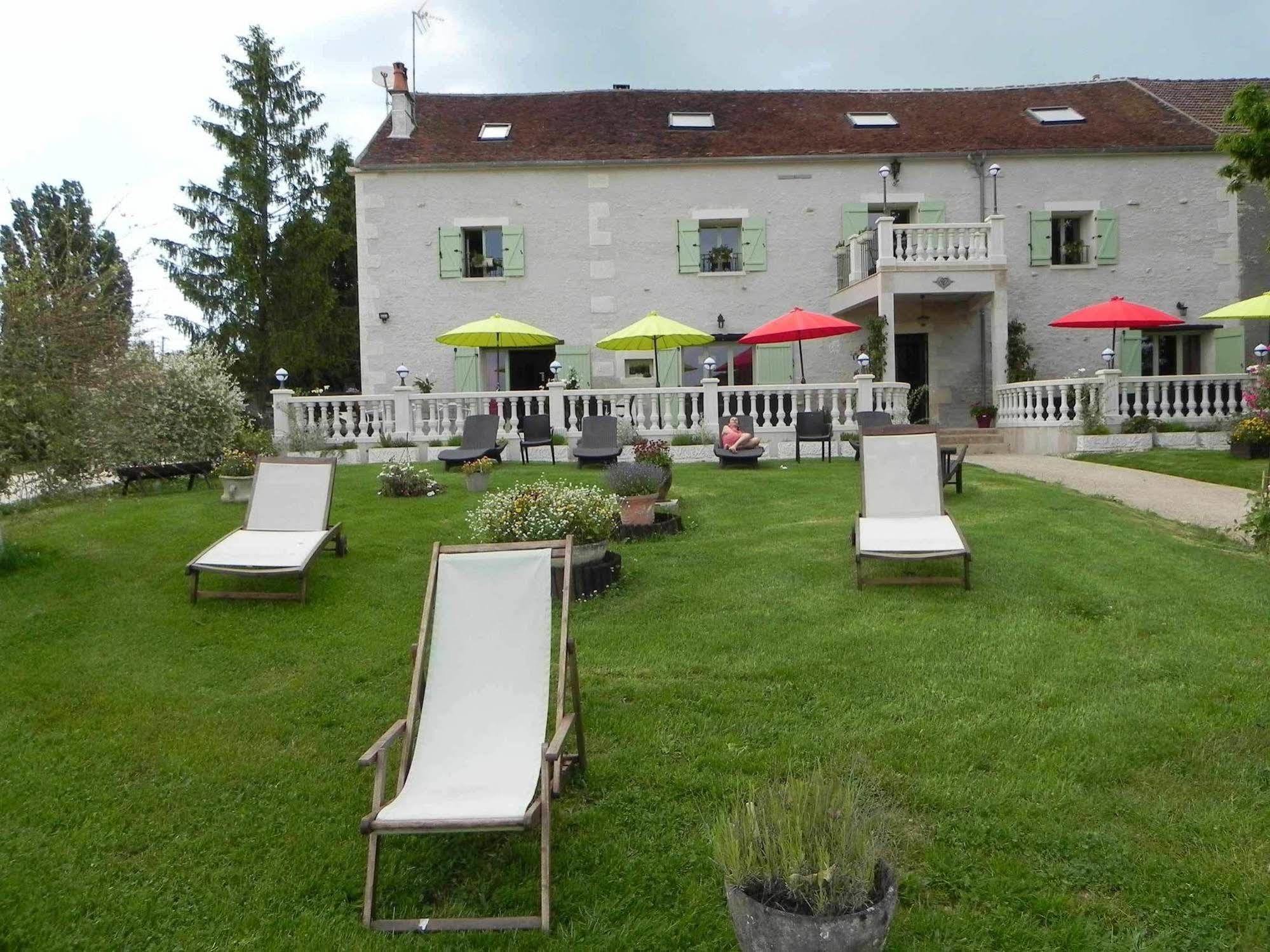 เลอ เปอตี โดแมน เดอ บัว อาฟริล Hotel Etais-la-Sauvin ภายนอก รูปภาพ